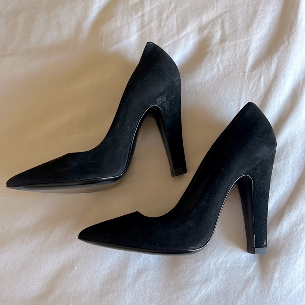 Giuseppe Zanotti black suede pumps, size 37. Lightly worn. - Picture 3 of 7